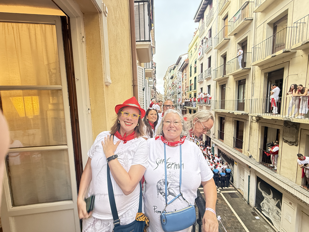 expert runner tour pamplona bulls